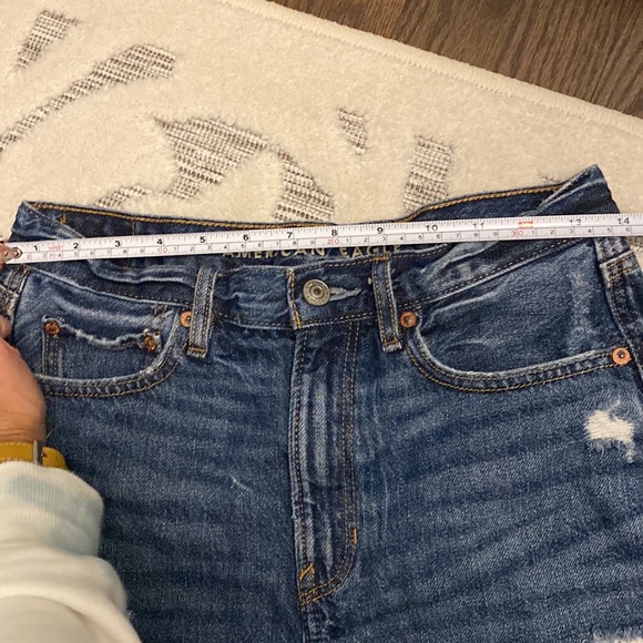 American Eagle 90’s Boyfriend Distressed Shorts - Picture 8 of 16